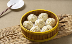 微小包包子,小小包子，大爱传递”